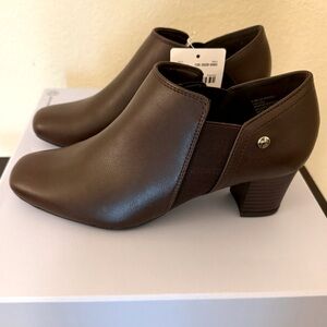 East 5th Boots Size 8.5 Brown NWT